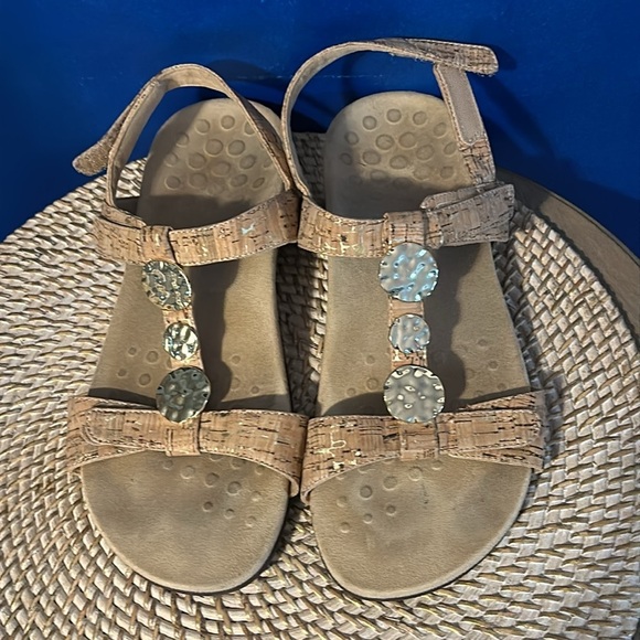 Women’s VIONIC Farra Tan Strappy Orthotic Arch
Support Sandals Size 11 - Picture 2 of 8